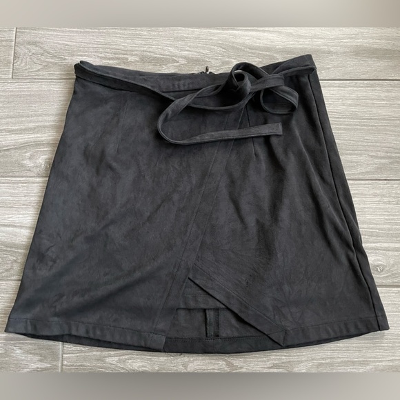 Living Doll Faux Suede Black Mini Skirt, Tie Front Wrap Style—Size Medium• - Picture 3 of 11